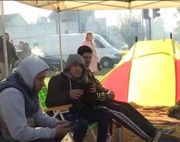 La vigilia de La Mafilia donde L-Gante está detenido: acampe