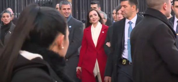 Victoria Villarruel llegando al Tedeum por el 9 de Julio.