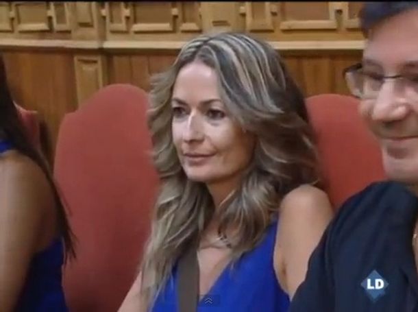 Hormigos Carpio, la concejal hot, recibida con insultos