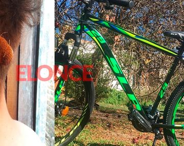 Repartía viandas en bicicleta para pagar sus estudios: se la robaron a piedrazos