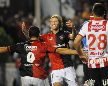 Newells le sacó el invicto a Unión en Rosario