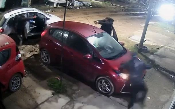 Un policía se enfrentó a tiros con delincuentes: mató a uno, hirió a otro y los restantes tres escaparon