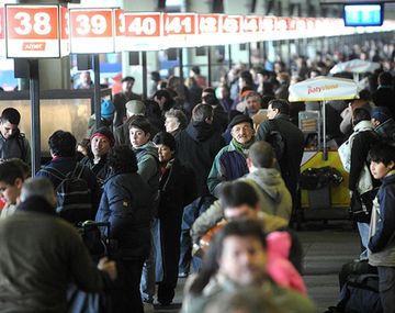 Estiman que 800 mil turistas se movilizarán por el feriado
