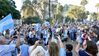 desde el silencio, el gobierno apoya la marcha a favor de mauricio macri desde el silencio, el gobierno apoya la marcha a favor de mauricio macri