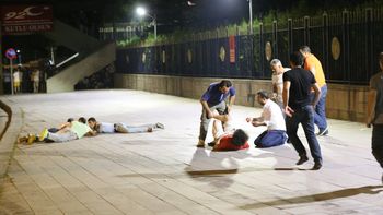 video: el brutal ataque a tiros desde un helicoptero piloteado por los golpistas video: el brutal ataque a tiros desde un helicoptero piloteado por los golpistas