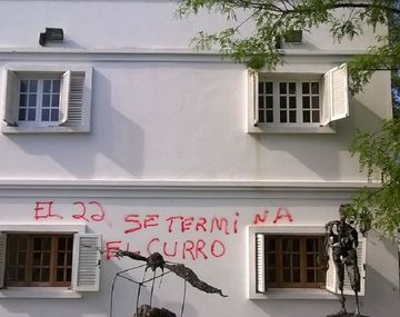 Repudian la pintada y ataque en la Mansión Seré