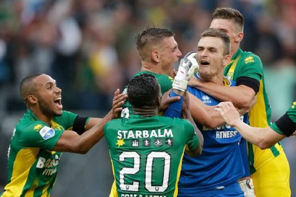 ¿El gol del año? De taco y en el último minuto, otro arquero se vistió de héroe