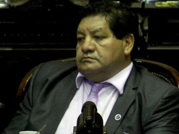 Denuncian por abuso sexual a un diputado tucumano: Me besó en su despacho