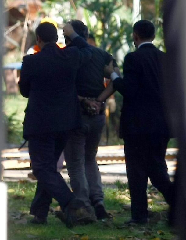 Me tiraron al piso y me dijeron que estaba detenido