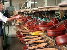 La industria del calzado no repunta: se fabrican menos zapatos y las ventas no paran de caer