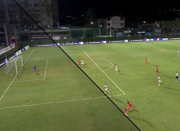 Geometría a marzo: el insólito trazado de líneas en un offside en Venezuela