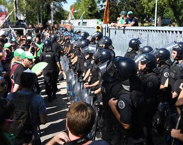 El gobierno militarizó el INTI tras los despidos