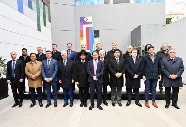 Jorge Macri, Axel Kicillof y otros 12 gobernadores asistieron al Encuentro por la Memoria en la AMIA