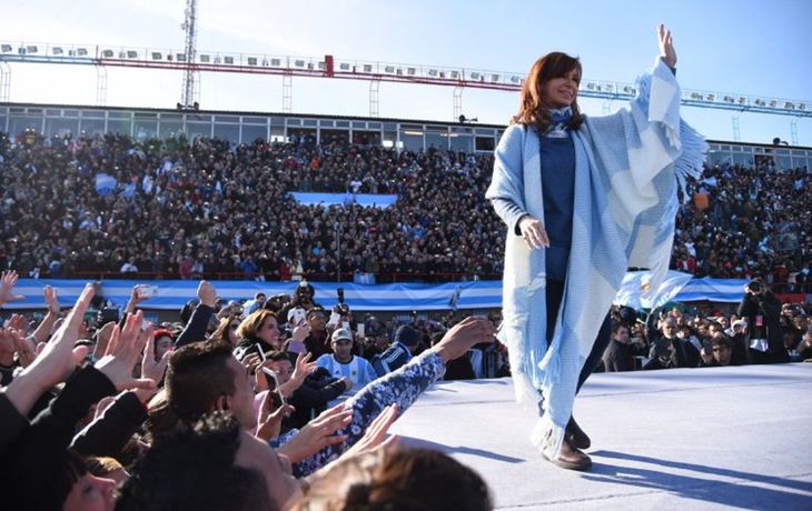 Cristina Kirchner sigue liderando las encuestas en la Provincia