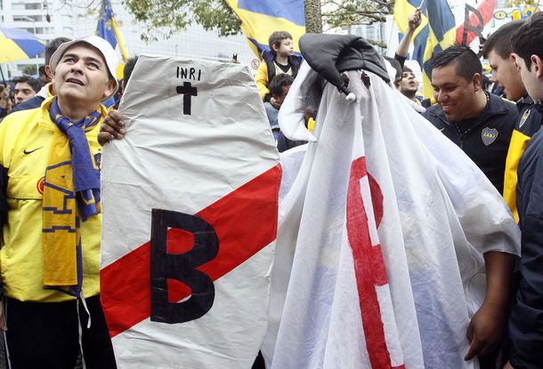 Camino al Monumental: las cargadas de Boca a River