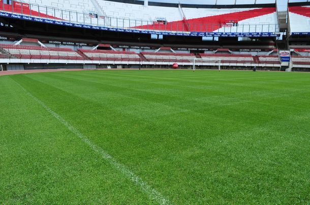 Se suspendió el superclásico de reserva para preservar el campo de juego