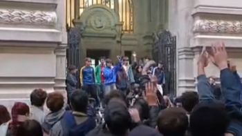 estudiantes decidieron tomar el nacional de buenos aires y el pellegrini por el financiamiento universitario estudiantes decidieron tomar el nacional de buenos aires y el pellegrini por el financiamiento universitario