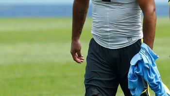 ¿esta gordo? polemica en inglaterra por el estado del kun agüero
