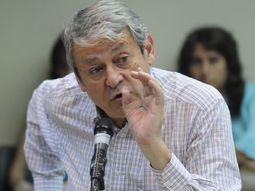 lo tiene de punto: kunkel volvio a embestir contra martin insaurralde lo tiene de punto: kunkel volvio a embestir contra martin insaurralde