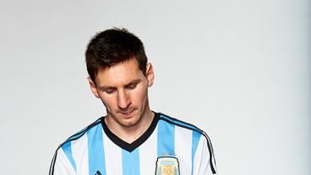lionel messi, en el spot oficial de la pelota del mundial lionel messi, en el spot oficial de la pelota del mundial