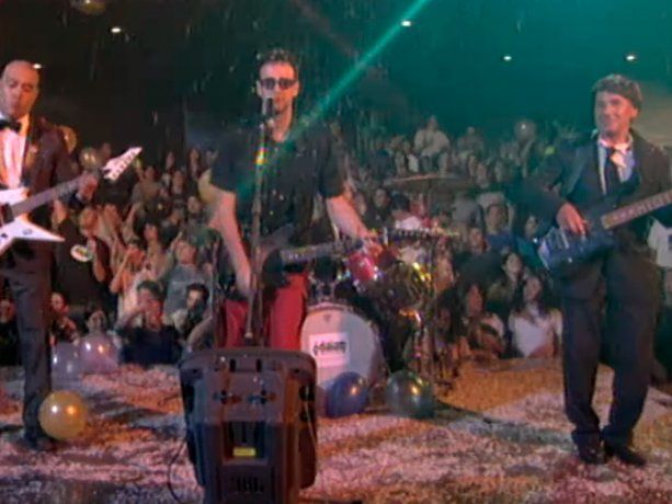 Llamen a Mou, que Larry está en cualquiera, la inolvidable participación de Cerati en Todo × 2$