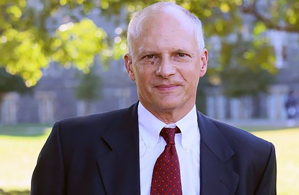 Ex funcionario del FMI dijo que nuestro país debe moverse hacia la dolarización