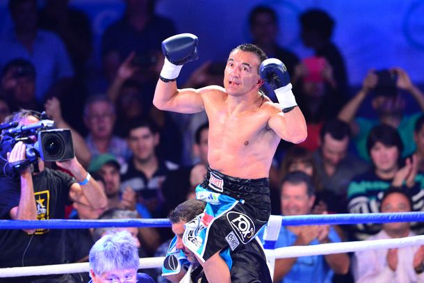 A los 40 años, Narváez sigue dando cátedra de boxeo