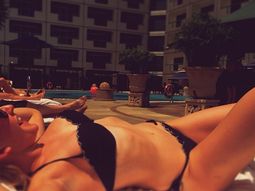 Ellie Goulding en pleno relax