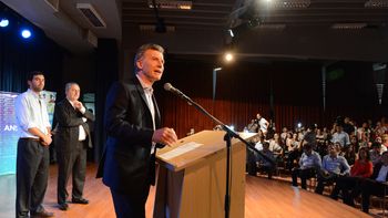 macri evito hablar de su imputacion por #panamapapers en un acto en misiones macri evito hablar de su imputacion por #panamapapers en un acto en misiones