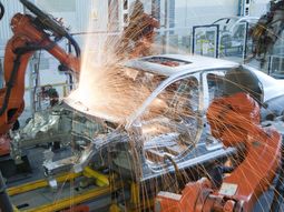 Derrumbe: en mayo, se produjeron casi 800 autos menos por día respecto a 2018