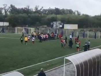 Pelea entre la quinta división entre Boca y River