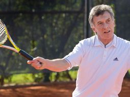 Macri se lesionó la espalda jugando al paddle con Patricia Bullrich