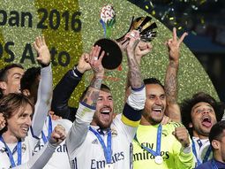 Sergio Ramos levanta un nuevo título para los madrilenses Sergio Ramos levanta un nuevo título para los madrilenses