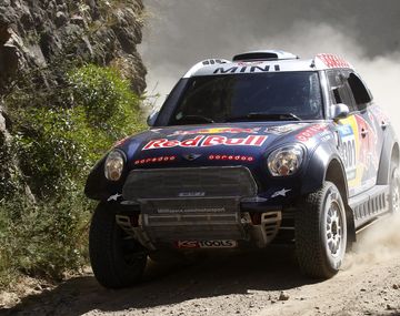 Al Attiyah triunfó en la 11° etapa y acaricia el título en el Dakar 2015