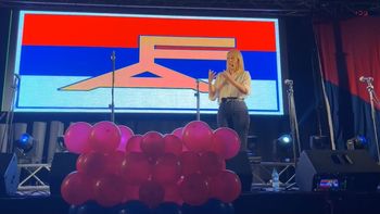 La intendenta de Montevideo, Carolina Cosse, lanzó su precandidatura presidencial por el Frente Amplio. La intendenta de Montevideo, Carolina Cosse, lanzó su precandidatura presidencial por el Frente Amplio.