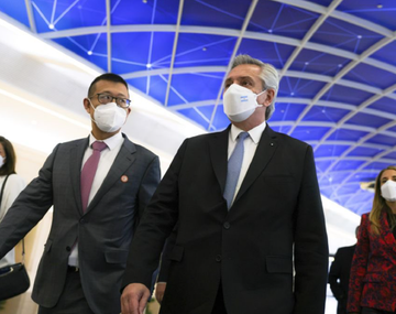 Alberto Fernández recorrió el Centro Tecnológico de Huawei en Beijing