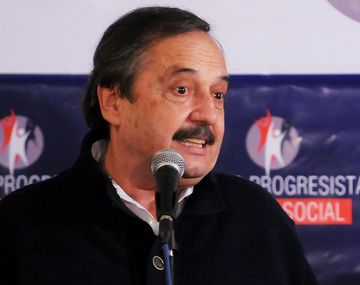 Alfonsín pidió a Macri rever el acuerdo entre el Estado y el Correo