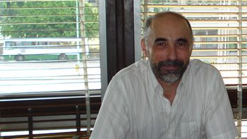 el decano de exactas resiste un piquete estudiantil el decano de exactas resiste un piquete estudiantil