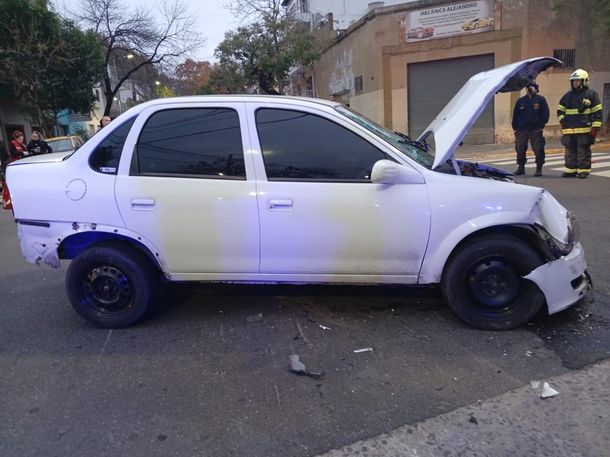 Dos peatones se salvaron de milagro Dos peatones se salvaron de milagro