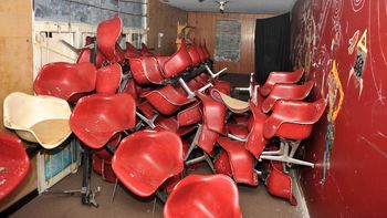 pocas veces vi la destruccion que habia en la sala alberdi pocas veces vi la destruccion que habia en la sala alberdi