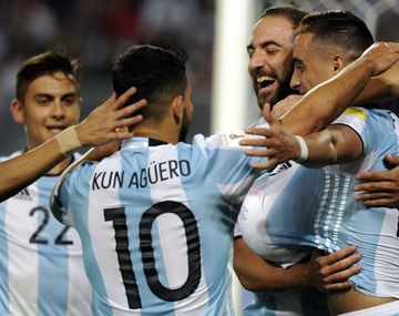El Kun, el Pipita y Dybala, los nominados junto a Messi