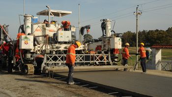 La Oficina de Planeamiento y Presupuesto destinará una millonaria suma en pesos para obra pública en el interior del país. La Oficina de Planeamiento y Presupuesto destinará una millonaria suma en pesos para obra pública en el interior del país.