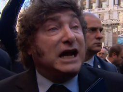 No puedo respetar tu cerebro: Milei cruzó a la prensa española en torno a quienes no llegan a fin de mes. No puedo respetar tu cerebro: Milei cruzó a la prensa española en torno a quienes no llegan a fin de mes.