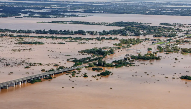 Los campos inundados en Río Grande do Sul generan complicaciones en Uruguay.