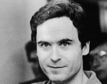 Ted Bundy mató a más de treinta mujeres, aunque se estima que pudieron ser más de cien, entre 1974 y 1988.