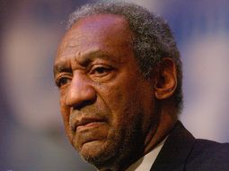 Ordenan la detención de Bill Cosby tras procesarlo por abuso sexual agravado