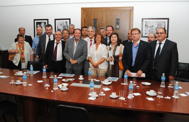 De Vido analizó los precios cuidados en la construcción con intendentes