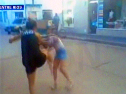 brutal pelea entre mujeres a la salida de un boliche bailable brutal pelea entre mujeres a la salida de un boliche bailable