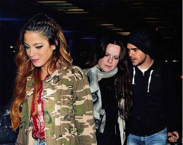 Peter Lanzani y Violetta disfrutan del romance en familia