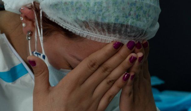 La llegada vacuna le brinda un poco de esperanza al esfuerzo, emoción y vocación del personal de salud en la lucha contra el coronavirus